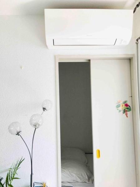 Studio Cosy Et Moderne Au Couchant Situe 150M De La Plage -Avec Parking Gratuit Prive - 25M2 - Climatise - Balcon - Wifi Gratuit ラ・グランド・モット エクステリア 写真